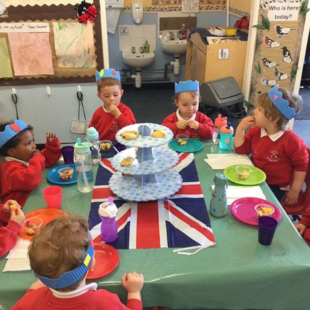 Russell House Crowns, a king and a palace